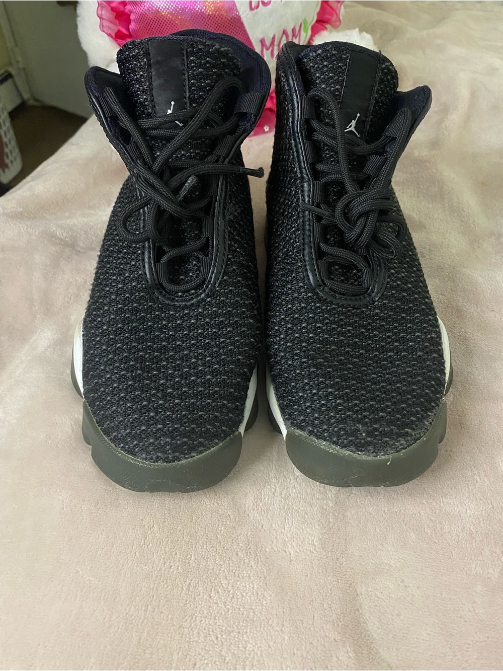 Jordan Horizon Black  size 5Y athletic basketball shoes